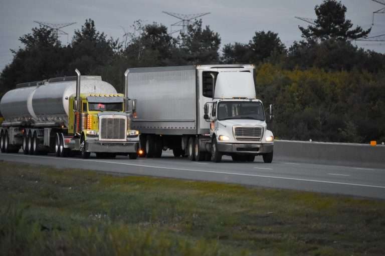 tráiler para transportar carga pesada
